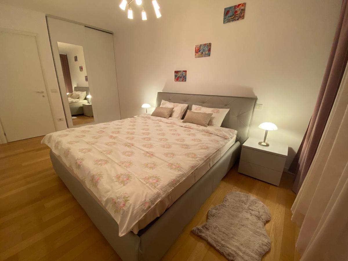Central Apartment Timisoara Bagian luar foto