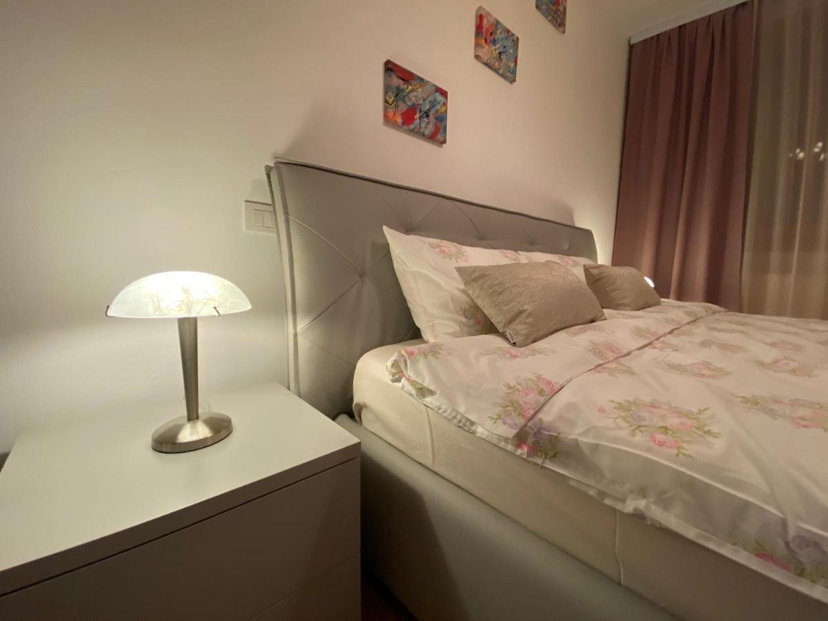 Central Apartment Timisoara Bagian luar foto