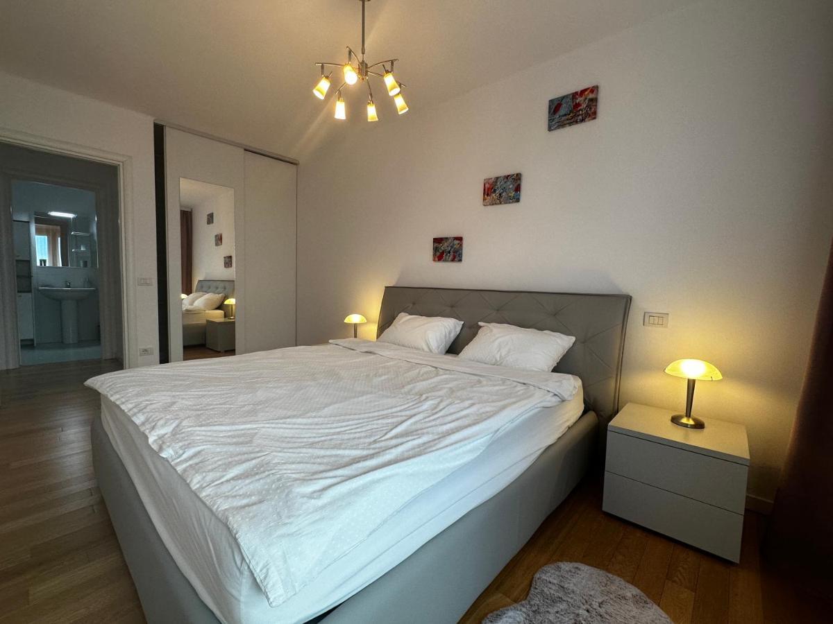 Central Apartment Timisoara Bagian luar foto