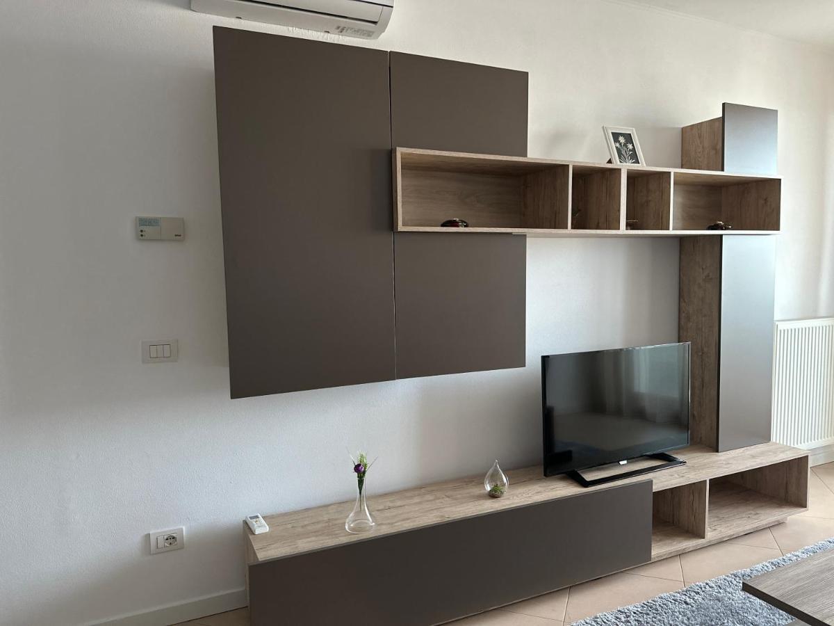 Central Apartment Timisoara Bagian luar foto