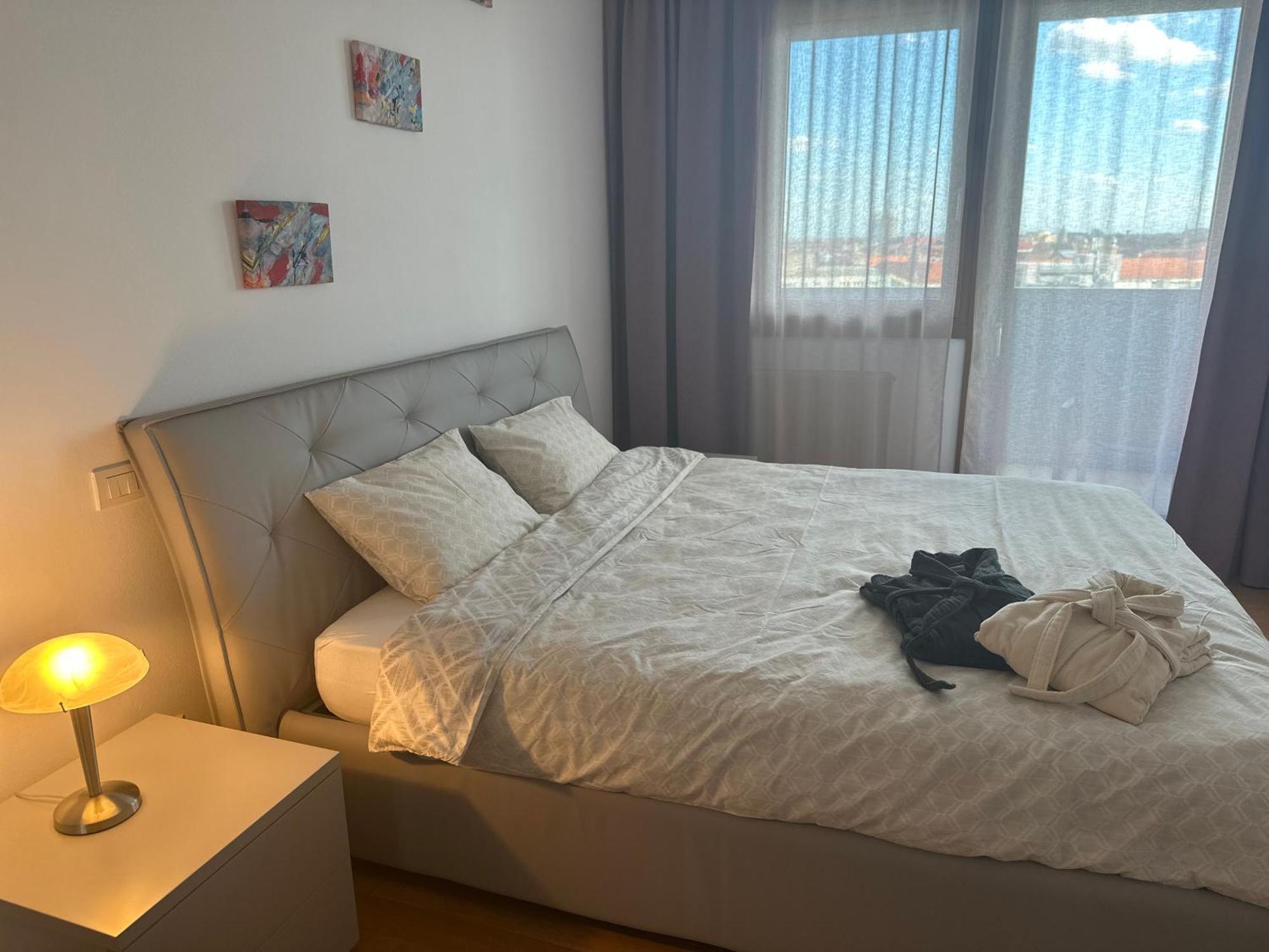 Central Apartment Timisoara Bagian luar foto